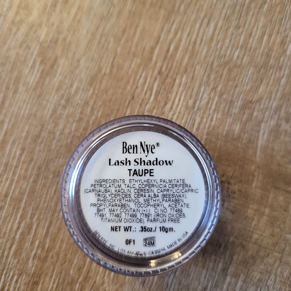 Ben Nye Lash Shadow Cream TAUPE - Picture 2 of 4
